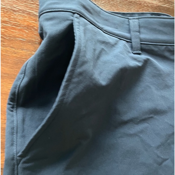 NWT Under Armour Navy Golf shorts Size 42 - Picture 3 of 11